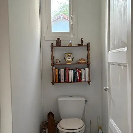 Semesterbostad Maison Bord De Saint-Michel-Chef-Chef